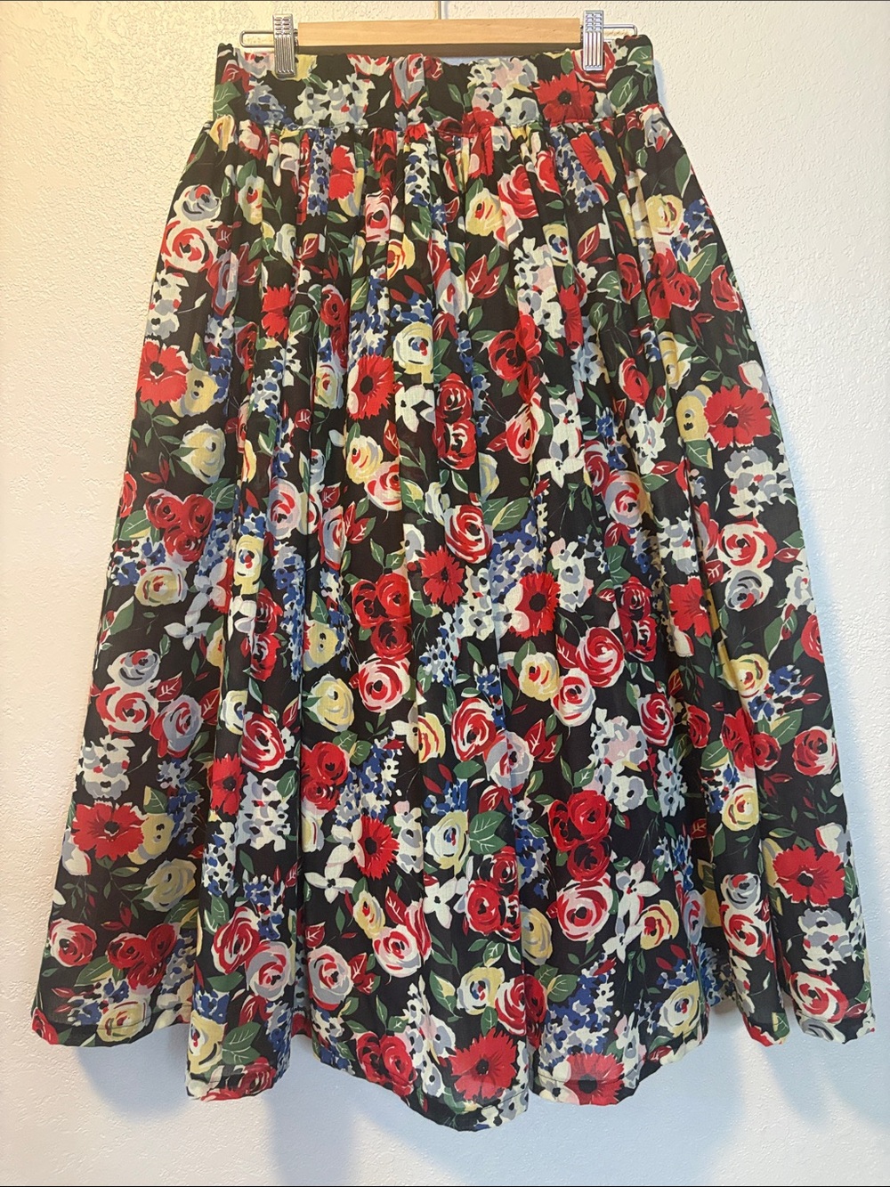 Full floral handmade three-layer party skirt size M